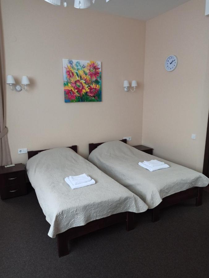 Guest House Adam Mickiewicz Lwów Zewnętrze zdjęcie