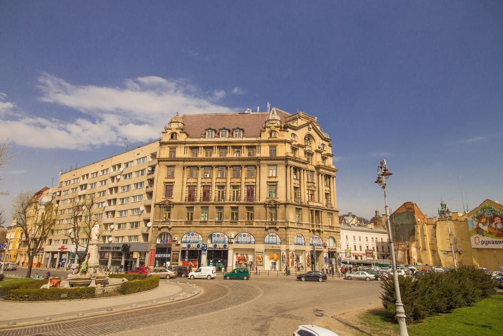 Guest House Adam Mickiewicz Lwów Zewnętrze zdjęcie