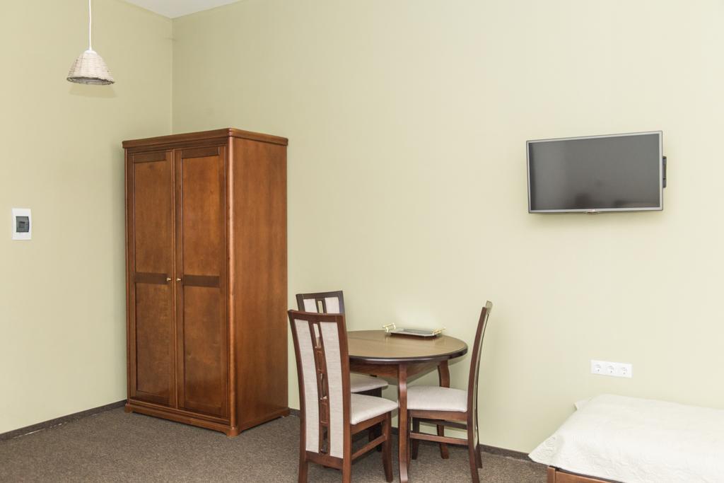 Guest House Adam Mickiewicz Lwów Zewnętrze zdjęcie