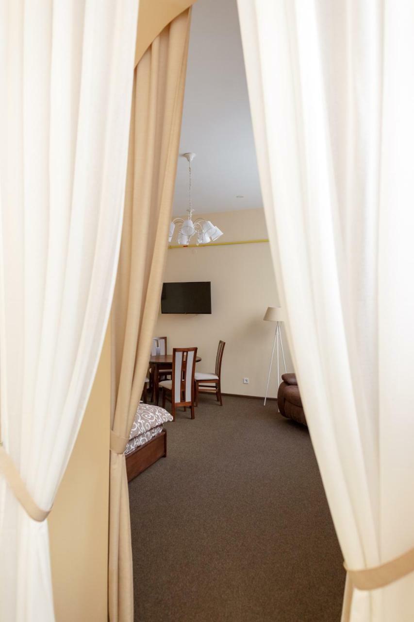 Guest House Adam Mickiewicz Lwów Zewnętrze zdjęcie